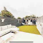 Teddington Terraced Cottage 3 Floors, 3 Bedrooms