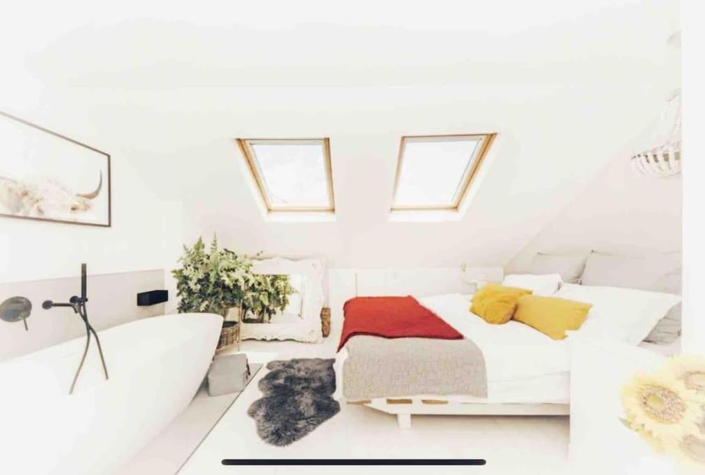 Terraced 3 Floors, 3 Bedrooms * Teddington