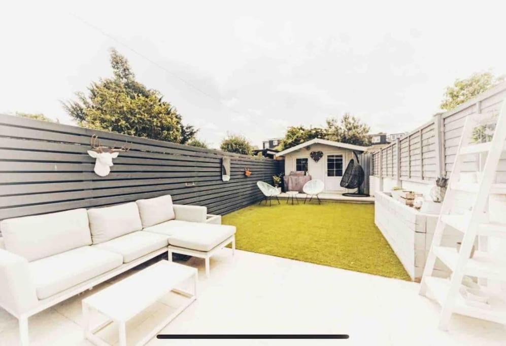 Holiday home Terraced 3 Floors, 3 Bedrooms Teddington
